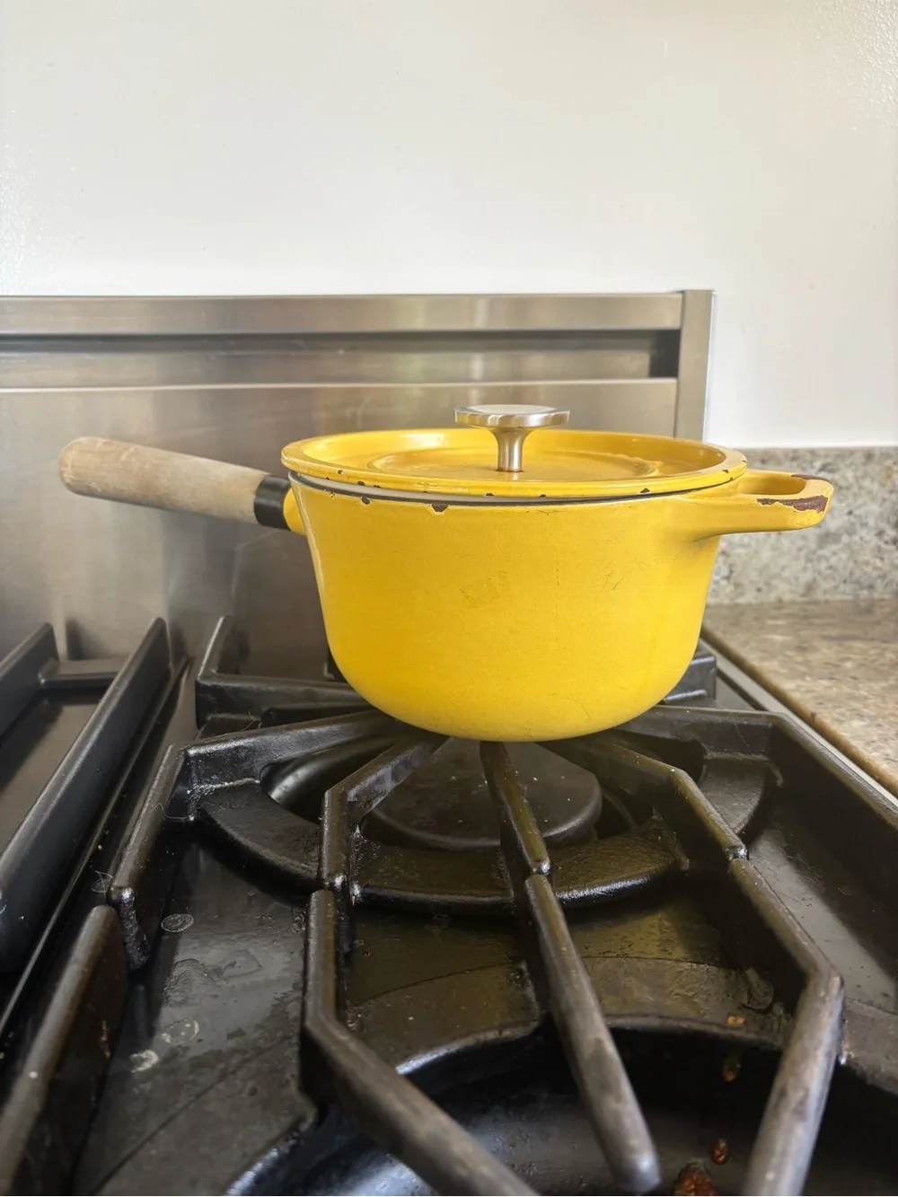 Canary Yellow Cast Iron Enamel Dutch Oven Pot Lid Wooden Handle Russell Pinch